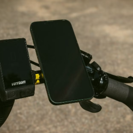 Explore mit Handyhalter